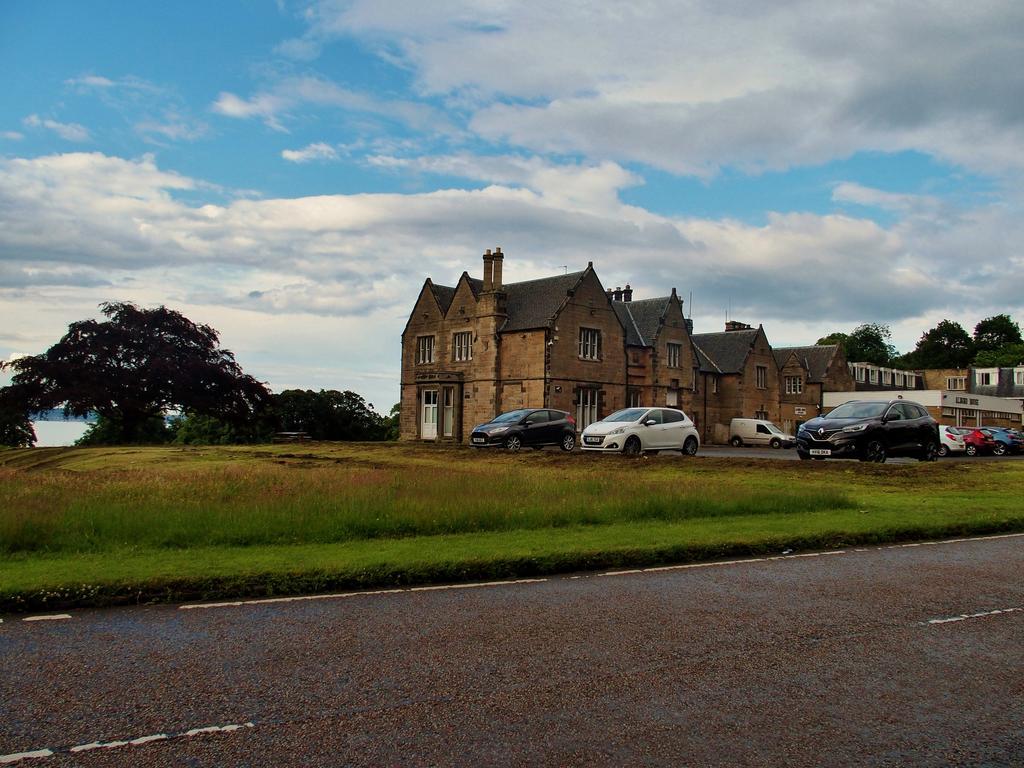 Almond House Lodge Edinburgh Dış mekan fotoğraf