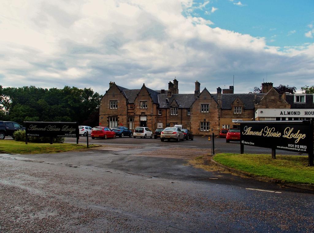 Almond House Lodge Edinburgh Dış mekan fotoğraf